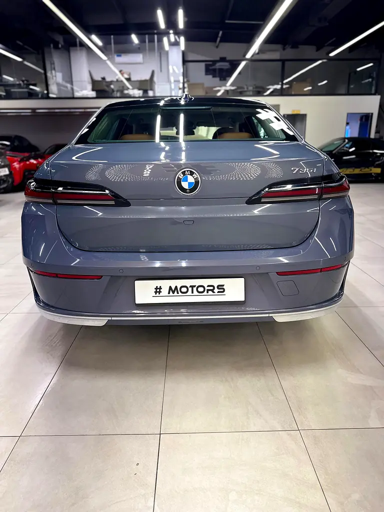 BMW 735i - Image 18
