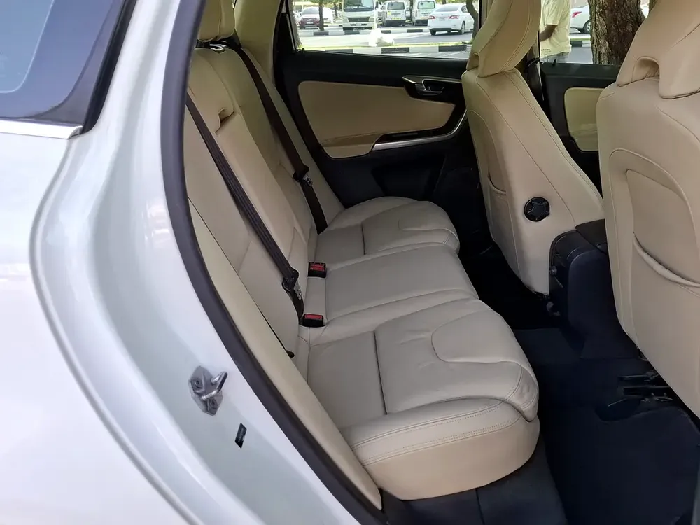 GCC VOLVO XC60 2014 V4 2.0L LOW,MILEAGE - Image 10