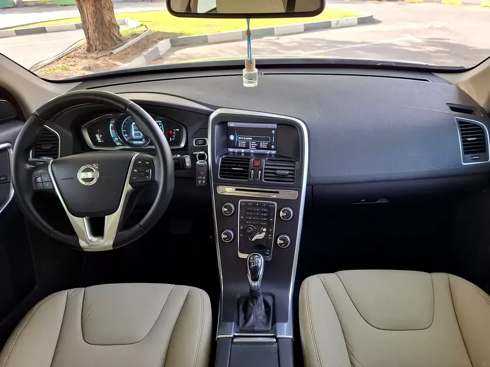 GCC VOLVO XC60 2014 V4 2.0L LOW,MILEAGE - Image 11
