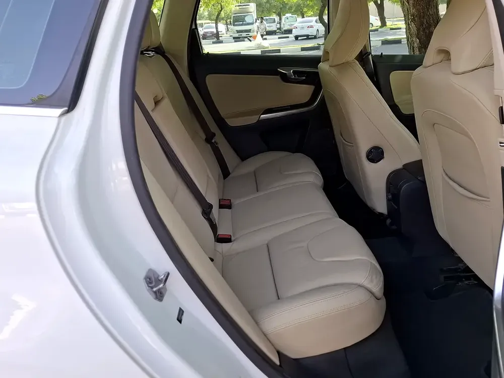 GCC VOLVO XC60 2014 V4 2.0L LOW,MILEAGE - Image 7