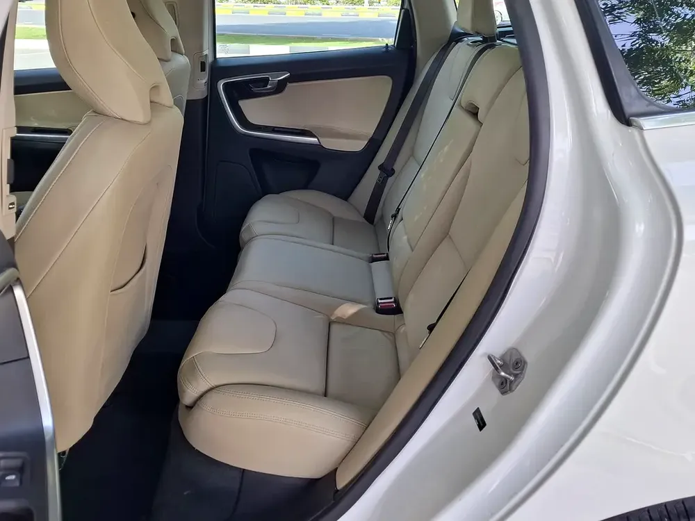 GCC VOLVO XC60 2014 V4 2.0L LOW,MILEAGE - Image 9