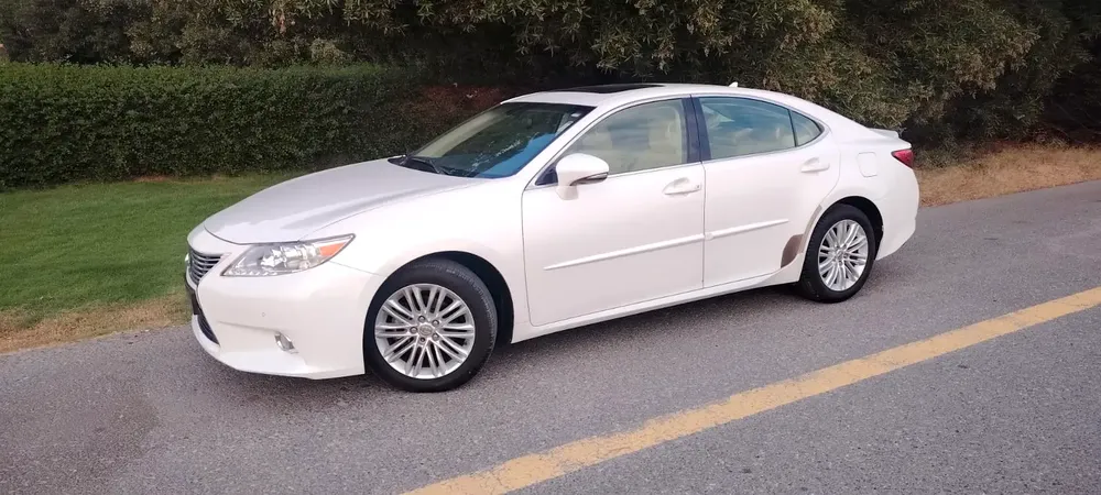 Lexus ES 350 - Image 10