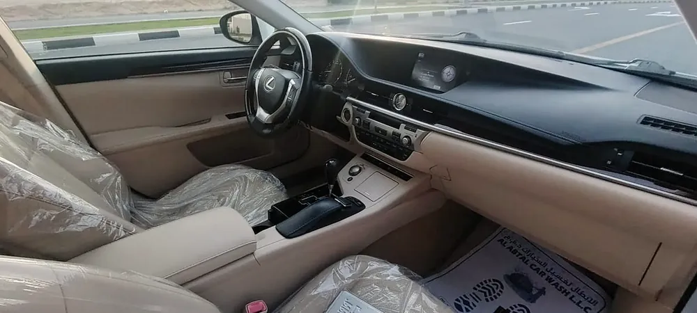Lexus ES 350 - Image 11