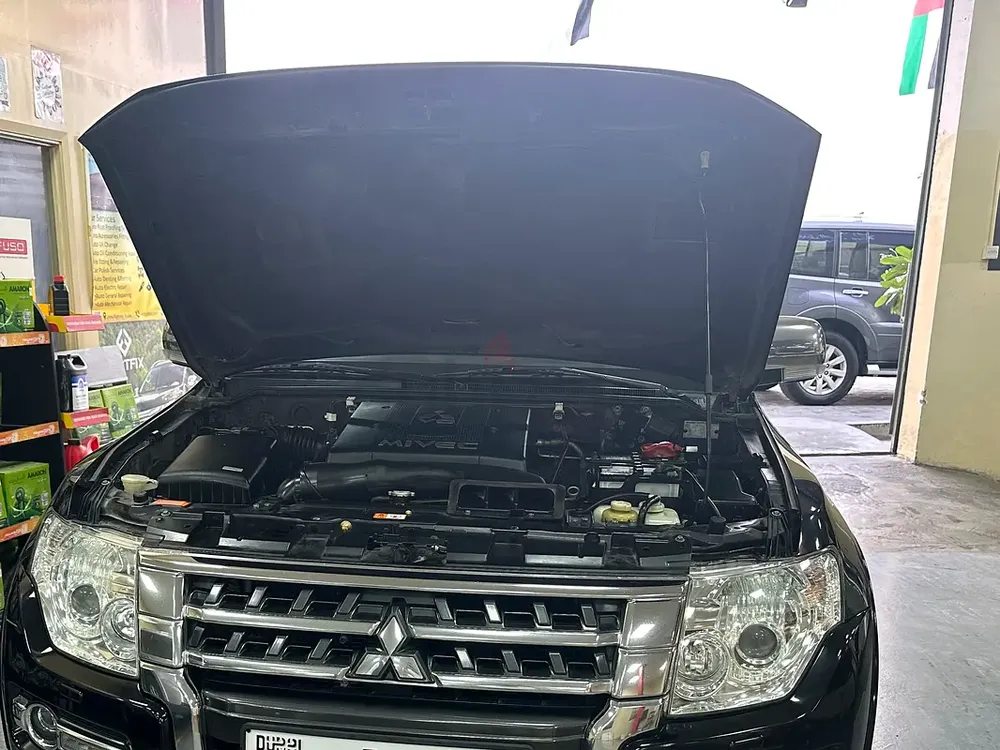 Mitsubishi Pajero GLS Top 5 Door, 2015, GCC Specs - Well Maintained! - Image 13