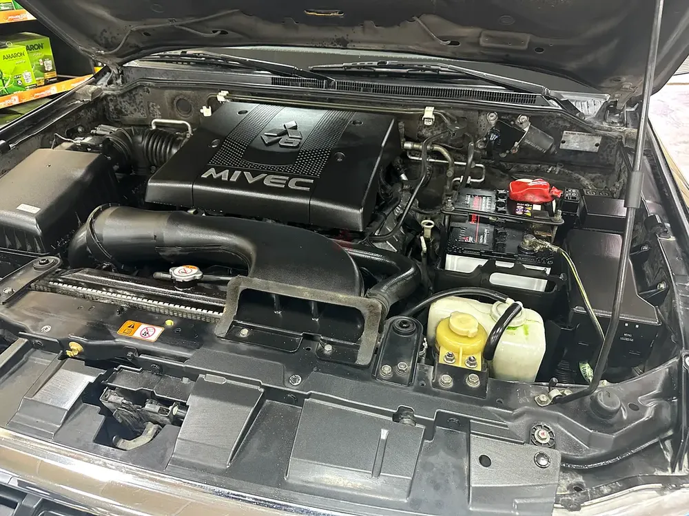 Mitsubishi Pajero GLS Top 5 Door, 2015, GCC Specs - Well Maintained! - Image 14