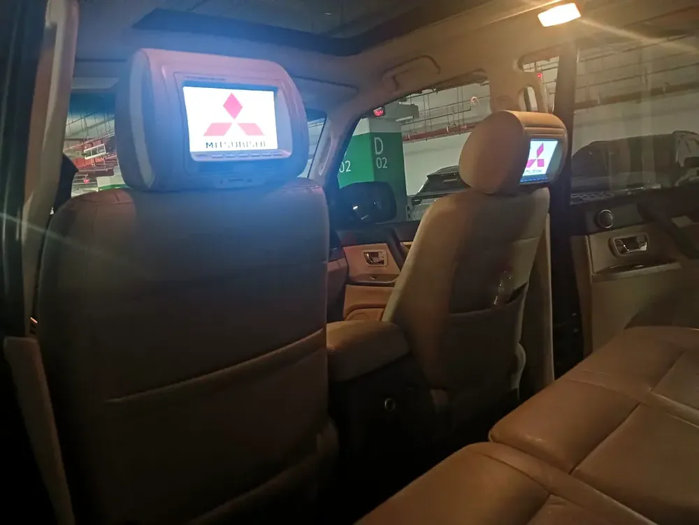 Mitsubishi Pajero GLS Top 5 Door, 2015, GCC Specs - Well Maintained! - Image 8