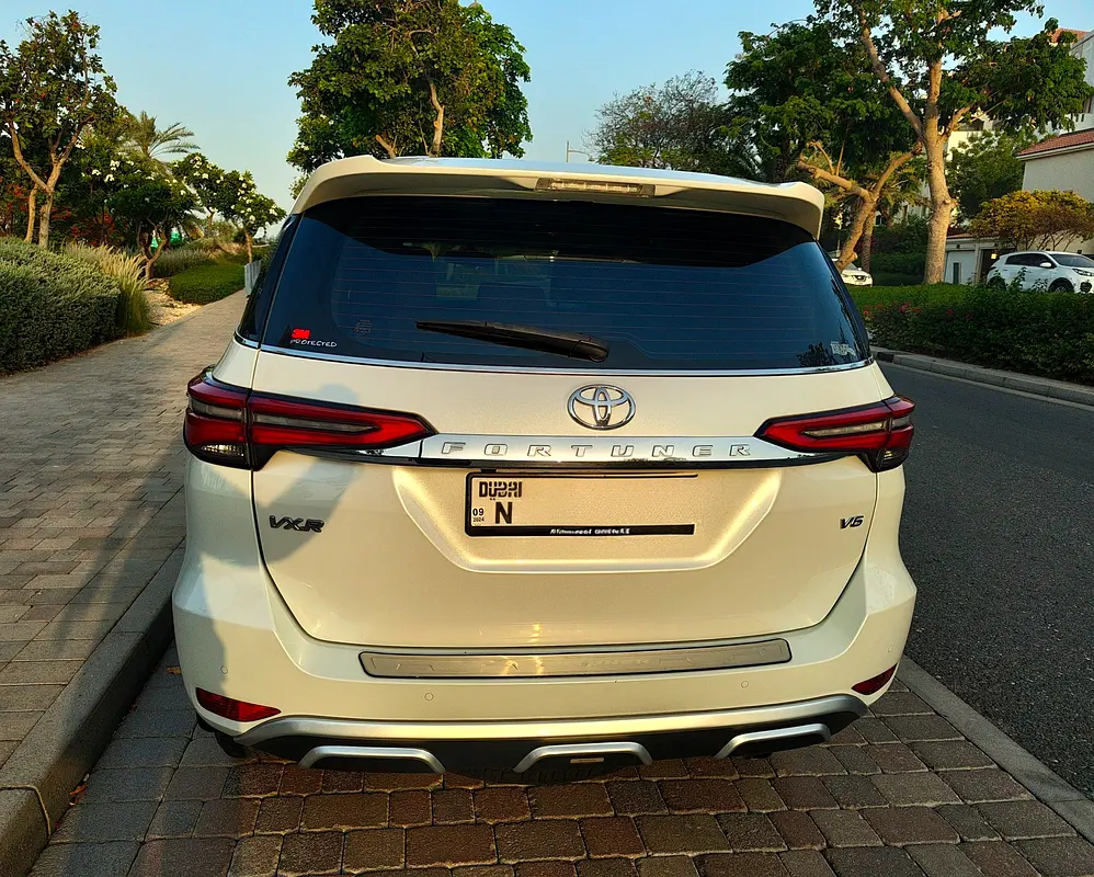 Toyota Fortuner VXR 2023 | GCC Specs | Pristine Condition | Under warranty  service contract - Image 6