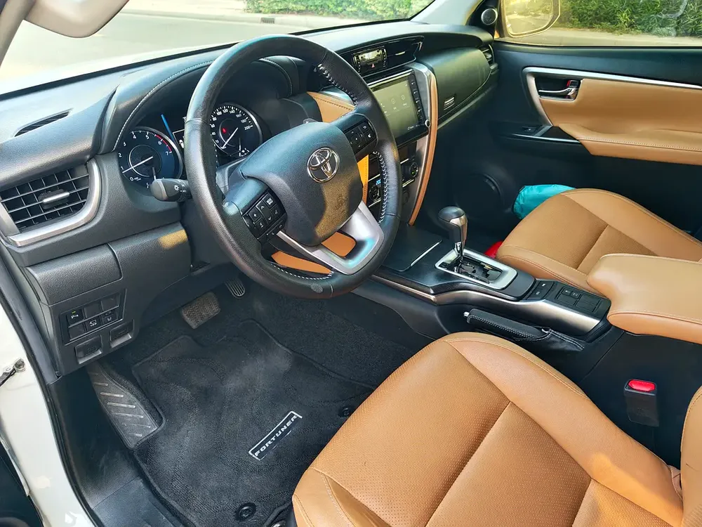 Toyota Fortuner VXR 2023 | GCC Specs | Pristine Condition | Under warranty  service contract - Image 8