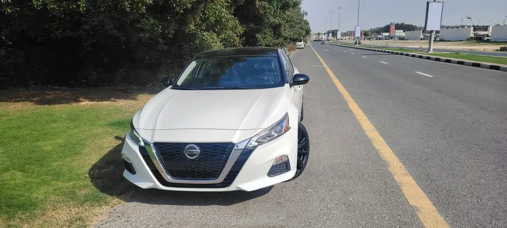 Nissan Altima SR - Image 4
