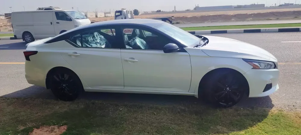 Nissan Altima SR - Image 5