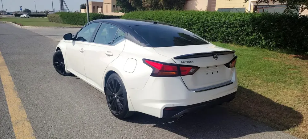 Nissan Altima SR - Image 6