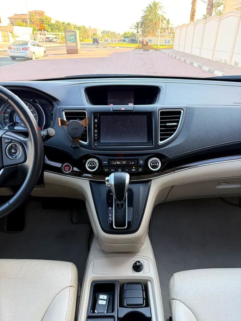 Full Service Agency // Honda CR-V EX-L 2015 GCC Specs - Excellent Condition - Image 14