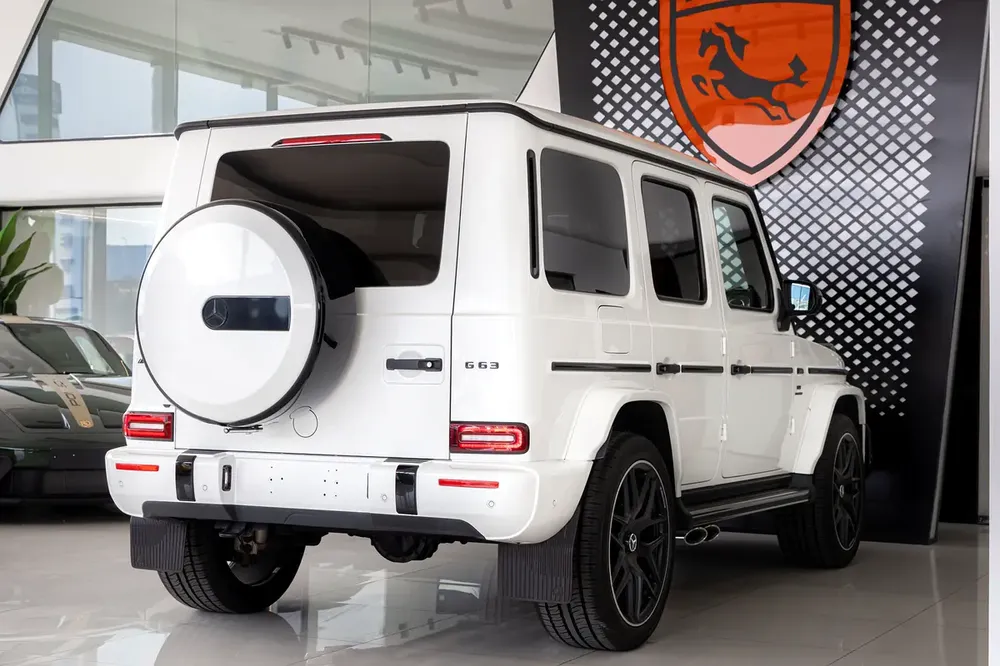Mercedes-Benz G-Class G 63 AMG | Carbon Fiber Interior | Gargash Auto Warranty | 2021 - Image 4