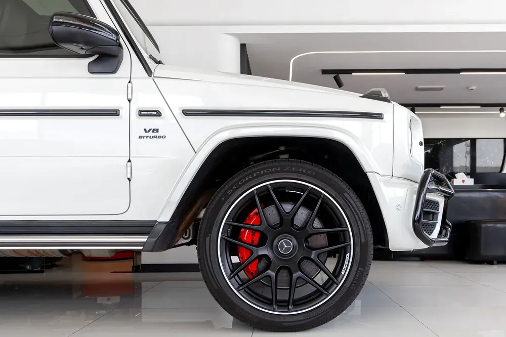 Mercedes-Benz G-Class G 63 AMG | Carbon Fiber Interior | Gargash Auto Warranty | 2021 - Image 8