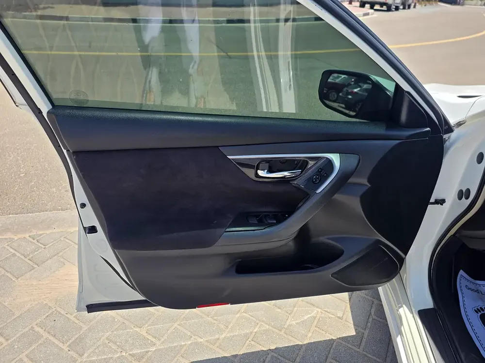 Nissan Altima SE 2013 - American Specs - Well Maintained - Image 12