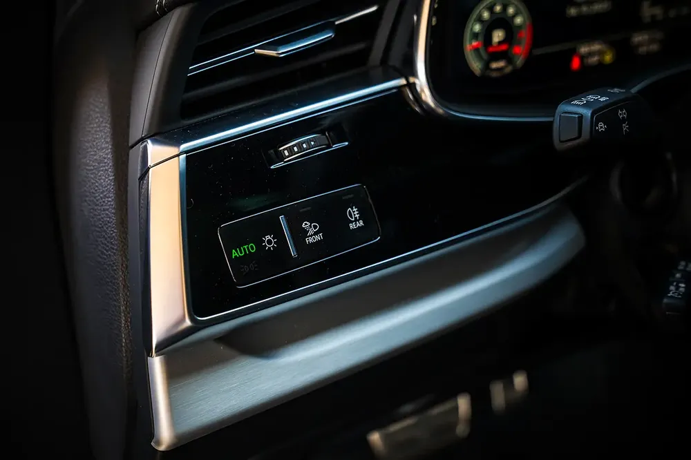 AUDI Q8 55 TFSI Quattro - 2025 with warranty and service - Image 13