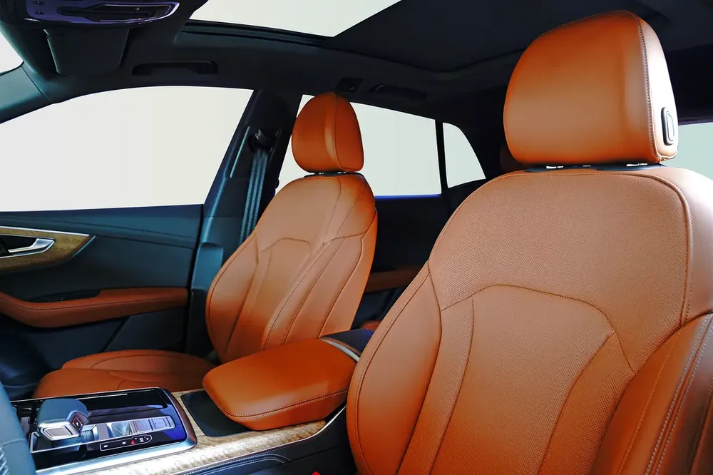 AUDI Q8 55 TFSI Quattro - 2025 with warranty and service - Image 8
