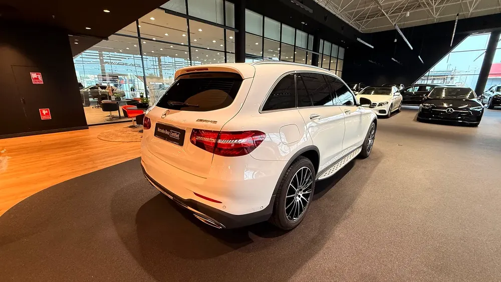 GCC Specs Mercedes-Benz GLC 250 AMG 4MATIC 2018 - - Full Service History -2 Free Services - Image 5