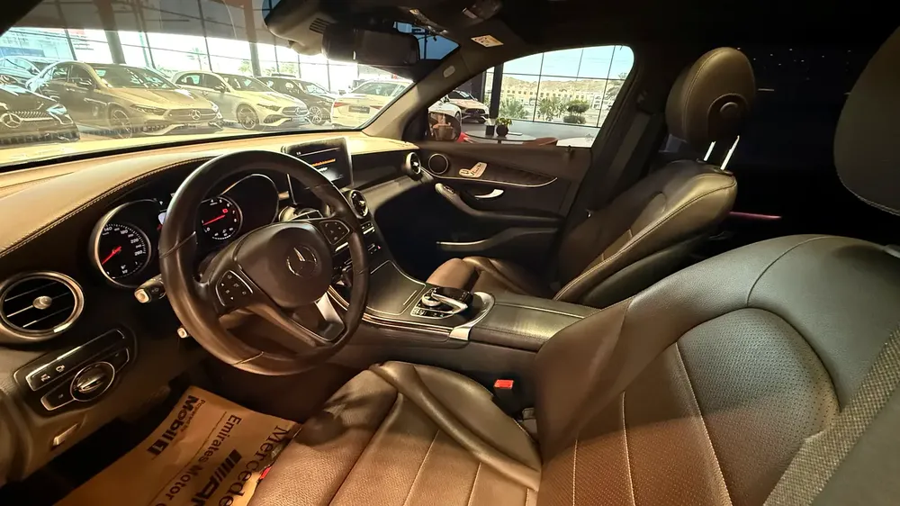 GCC Specs Mercedes-Benz GLC 250 AMG 4MATIC 2018 - - Full Service History -2 Free Services - Image 8