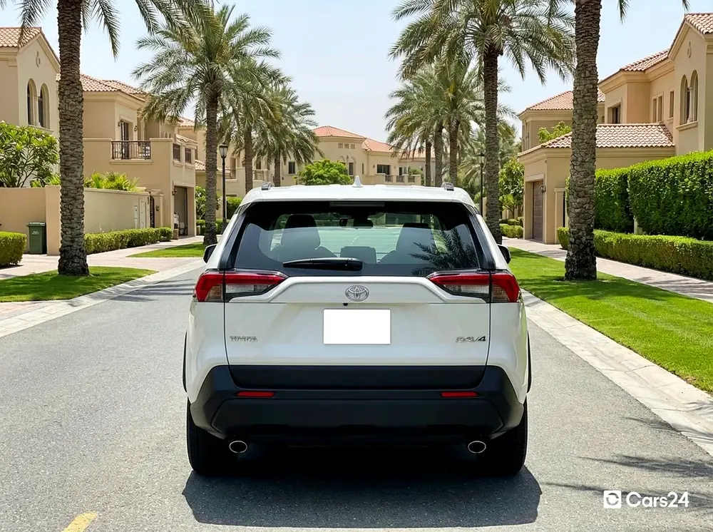 AED 1,219/month | 0 DP | Free 3 Months Warranty | Service History | 30 Day Return | TOYOTA RAV4 2021 - Image 4