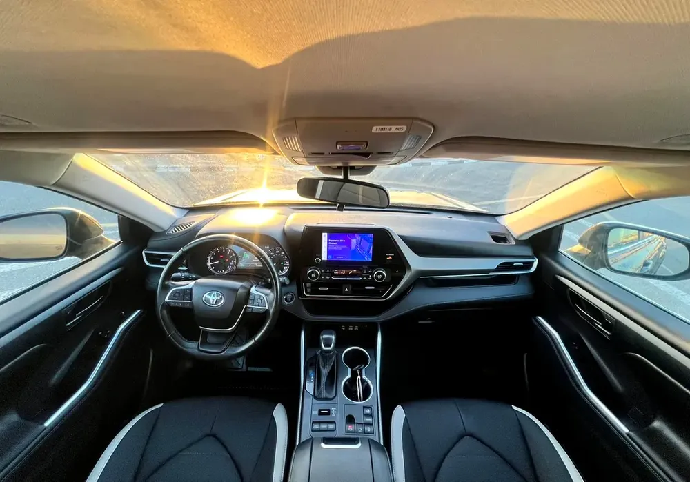2023 Toyota Highlander LE+ 
2.4L V4 Turbo - AWD 4x4 - Rear Camera + Radar - Auto Trunk - Leather Sea - Image 10