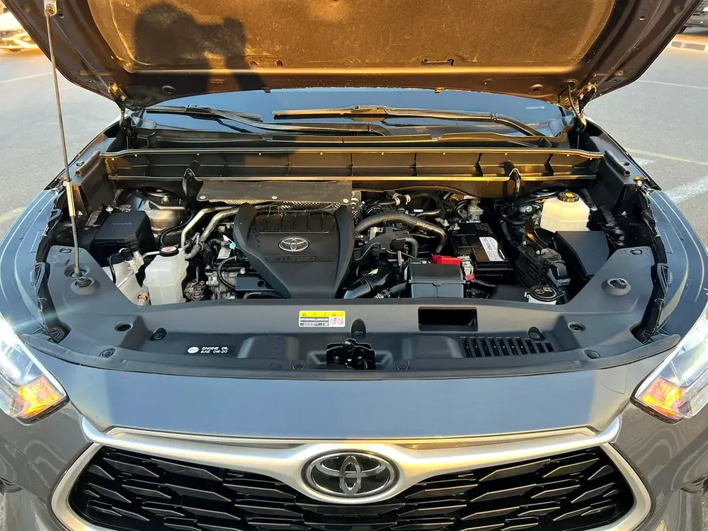 2023 Toyota Highlander LE+ 
2.4L V4 Turbo - AWD 4x4 - Rear Camera + Radar - Auto Trunk - Leather Sea - Image 17