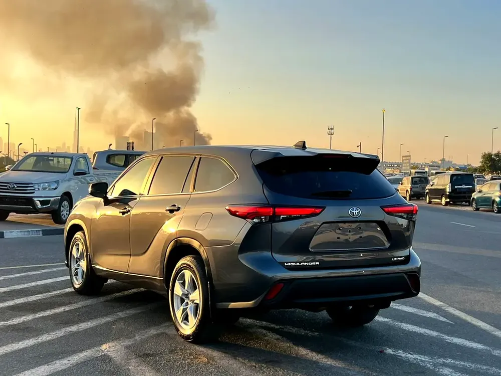 2023 Toyota Highlander LE+ 
2.4L V4 Turbo - AWD 4x4 - Rear Camera + Radar - Auto Trunk - Leather Sea - Image 6