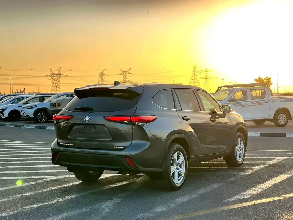 2023 Toyota Highlander LE+ 
2.4L V4 Turbo - AWD 4x4 - Rear Camera + Radar - Auto Trunk - Leather Sea - Image 7