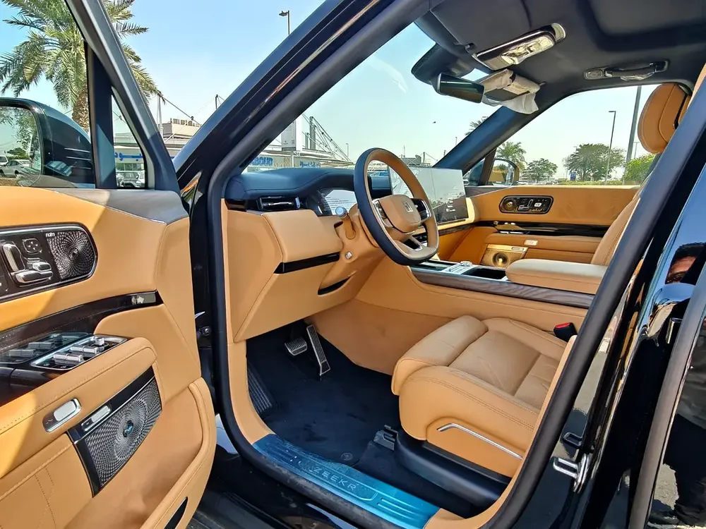 ZEEKR 9X Ultra 70kWh | 2nd-row Swivel Seats - Image 9