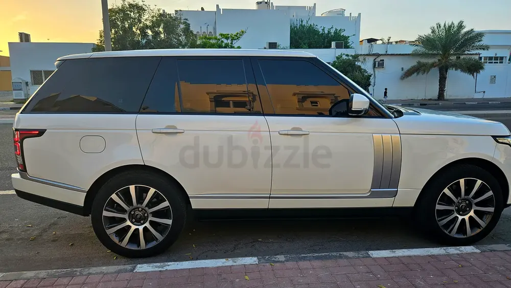 Land Rover Range Rover Vogue Supercharged 2016 GCC Specs - Image 10