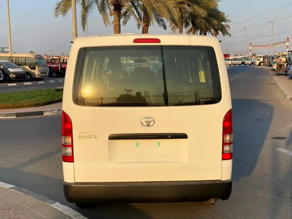 Standard Roof 15 Seater 2.5L Diesel RWD Model 2026 - Image 4