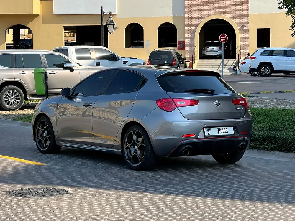 Alfa Romeo Giulietta Veloce - GCC not negotiable - Image 4
