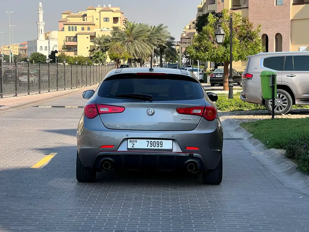 Alfa Romeo Giulietta Veloce - GCC not negotiable - Image 7