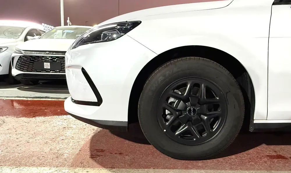 BYD Seal 05 DM-i 2025 - Image 5