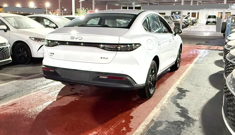 BYD Seal 05 DM-i 2025 - Image 8