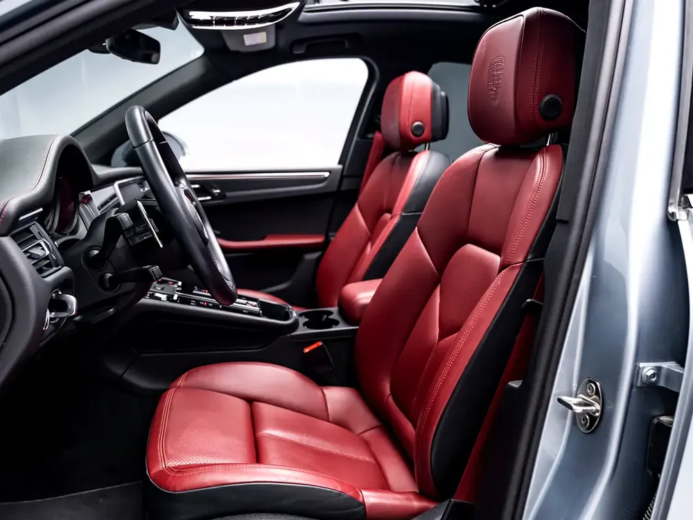 SUMMER STARTS NOW | EXCLUSIVE DEAL BY BLACKLINE, 2023 Porsche Macan, Porsche Warranty, GCC - Image 10