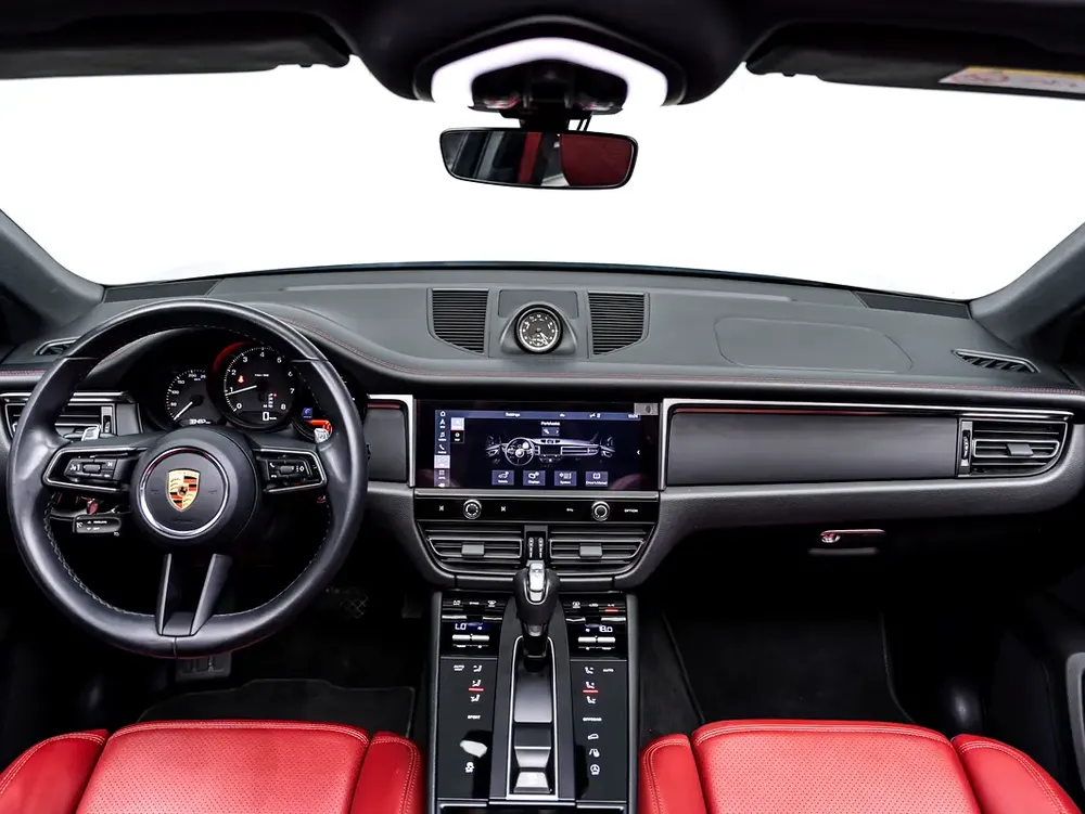 SUMMER STARTS NOW | EXCLUSIVE DEAL BY BLACKLINE, 2023 Porsche Macan, Porsche Warranty, GCC - Image 17