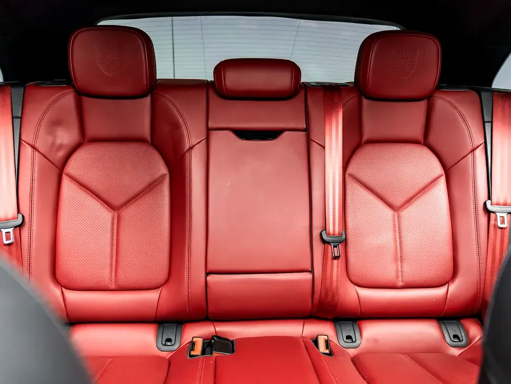 SUMMER STARTS NOW | EXCLUSIVE DEAL BY BLACKLINE, 2023 Porsche Macan, Porsche Warranty, GCC - Image 19