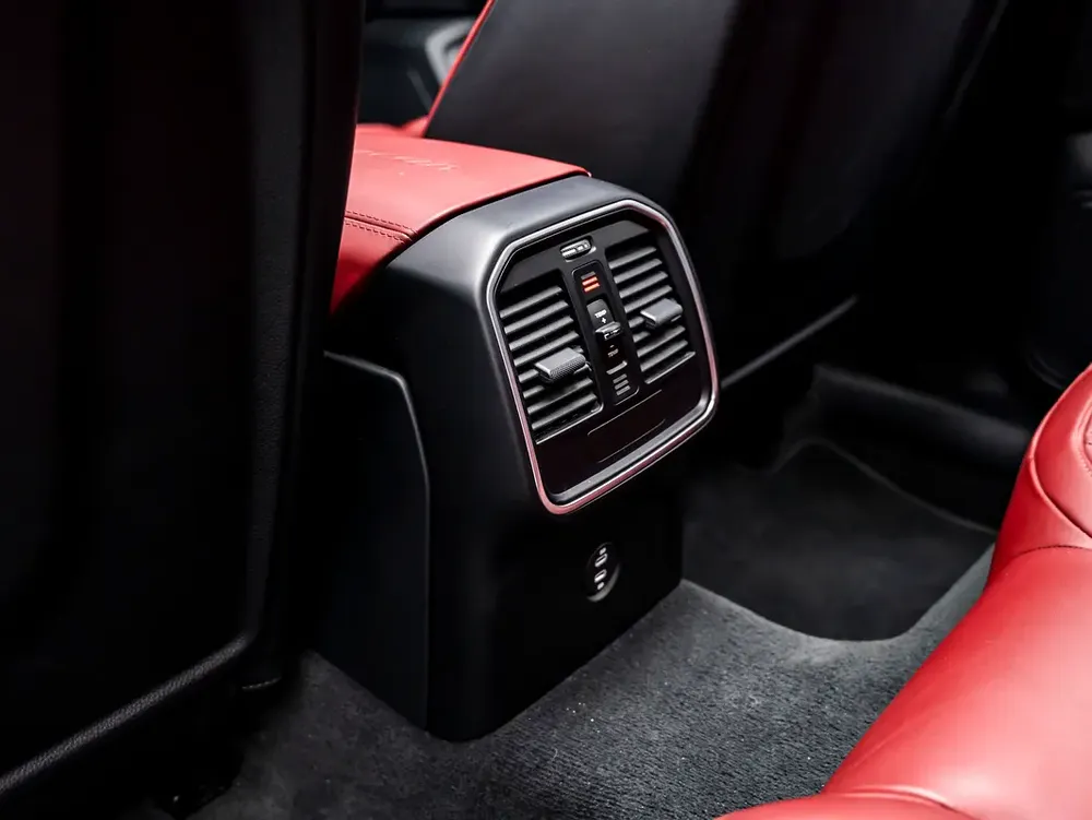 SUMMER STARTS NOW | EXCLUSIVE DEAL BY BLACKLINE, 2023 Porsche Macan, Porsche Warranty, GCC - Image 20