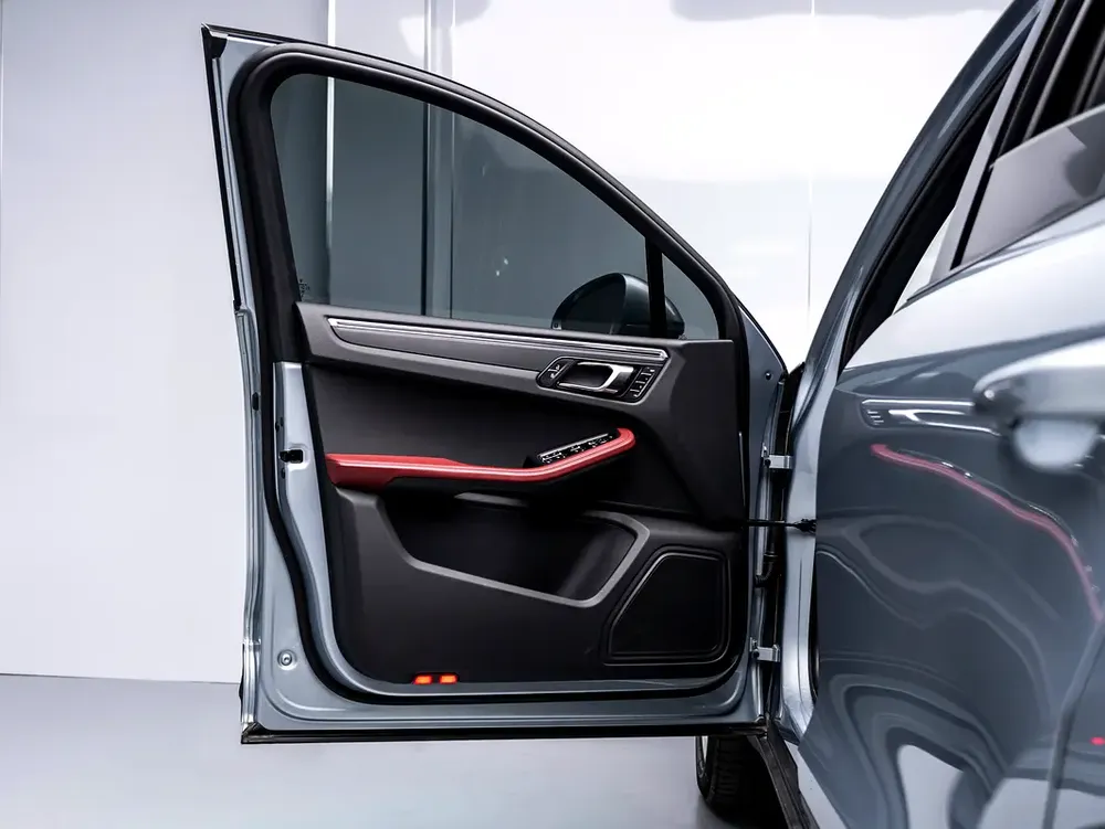SUMMER STARTS NOW | EXCLUSIVE DEAL BY BLACKLINE, 2023 Porsche Macan, Porsche Warranty, GCC - Image 7