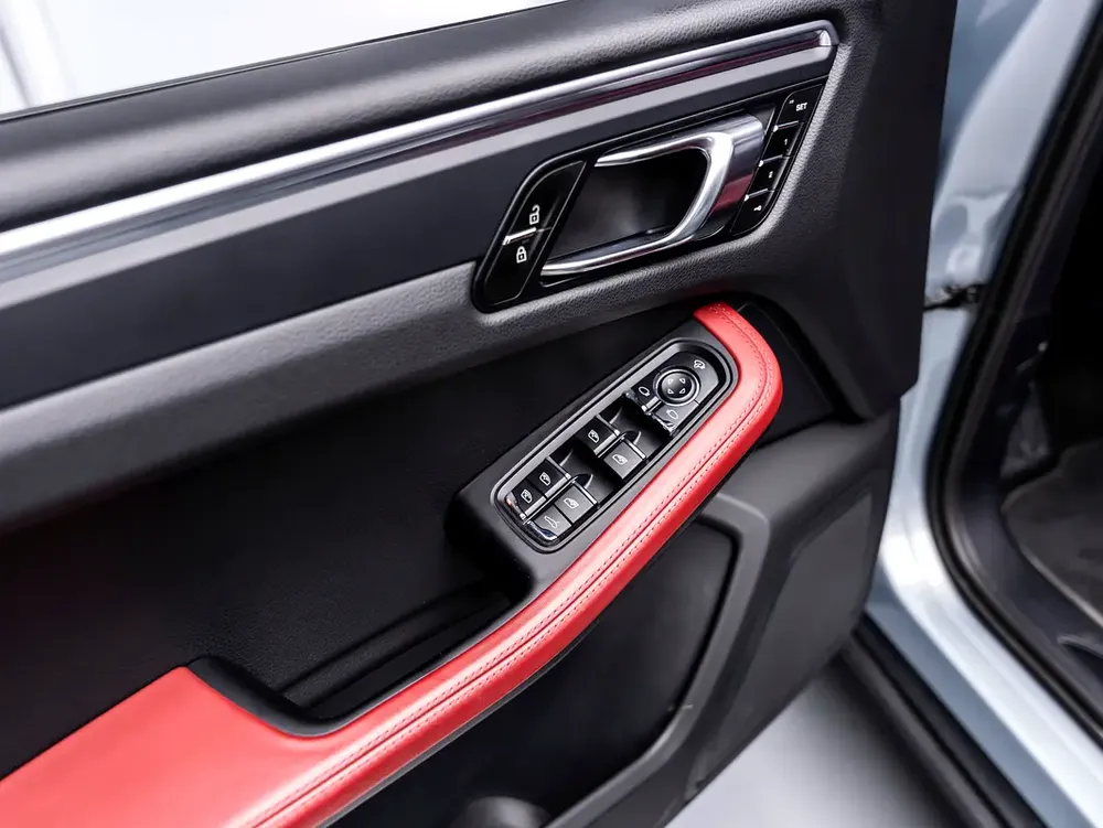 SUMMER STARTS NOW | EXCLUSIVE DEAL BY BLACKLINE, 2023 Porsche Macan, Porsche Warranty, GCC - Image 8
