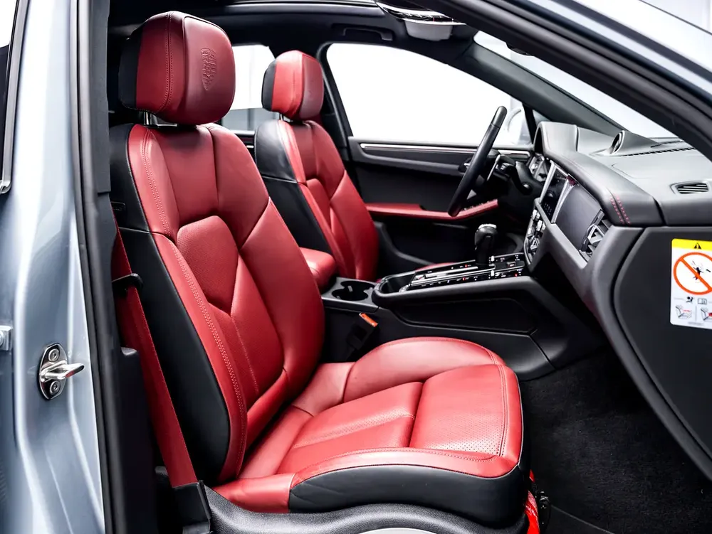 SUMMER STARTS NOW | EXCLUSIVE DEAL BY BLACKLINE, 2023 Porsche Macan, Porsche Warranty, GCC - Image 9