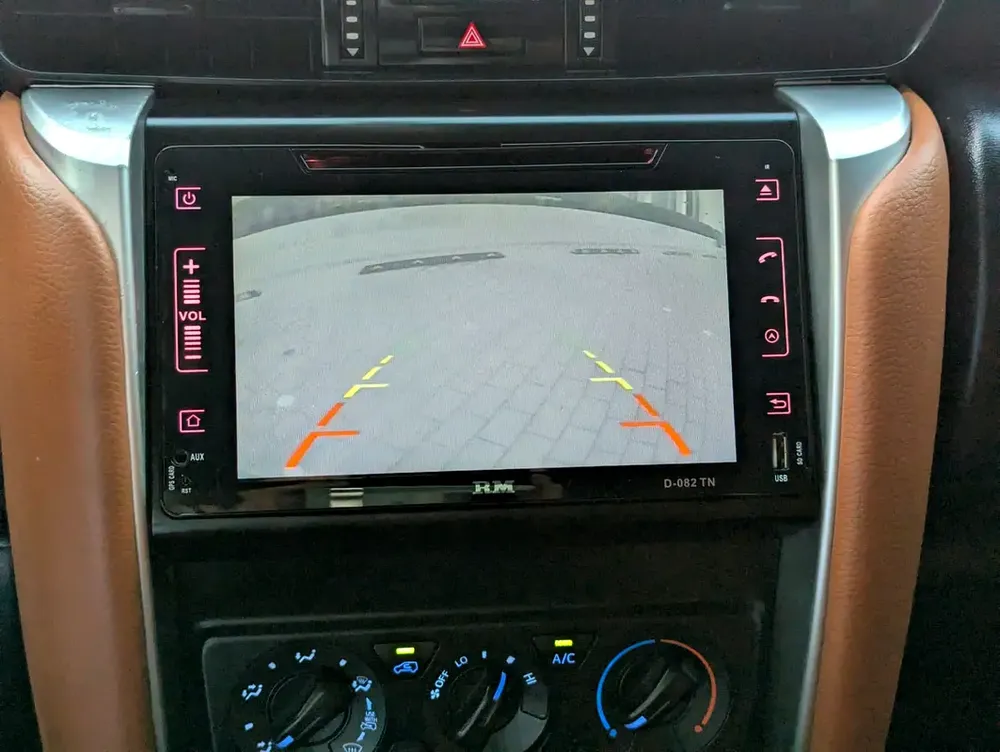TOYOTA FORTUNER 2018 FACELIFTED 2025 V4 2.7L GCC IN EXCELLENT CONDITION - Image 10