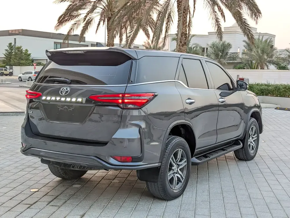 TOYOTA FORTUNER 2018 FACELIFTED 2025 V4 2.7L GCC IN EXCELLENT CONDITION - Image 14