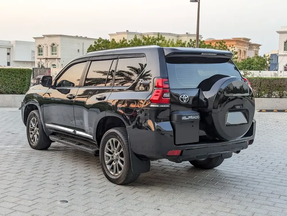 TOYOTA PRADO 2012 FACELIFTED 2023 GCC V6 IN EXCELLENT CONDITION - Image 12