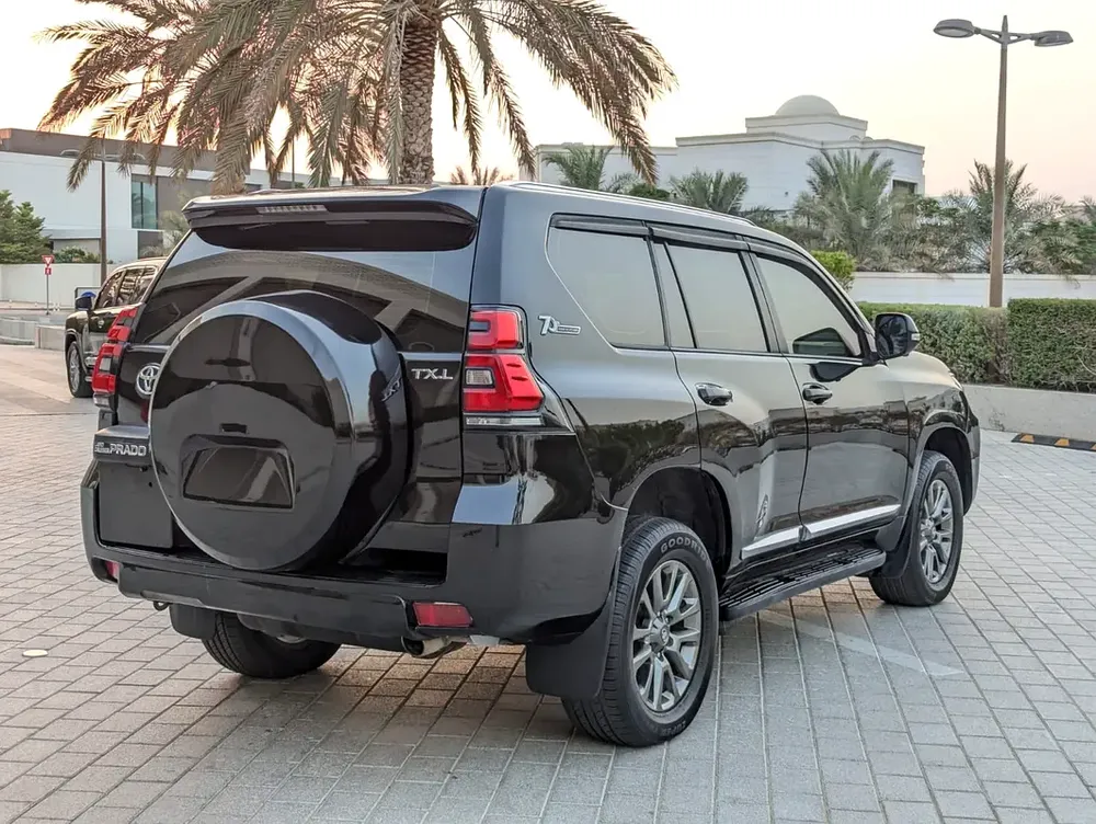 TOYOTA PRADO 2012 FACELIFTED 2023 GCC V6 IN EXCELLENT CONDITION - Image 13