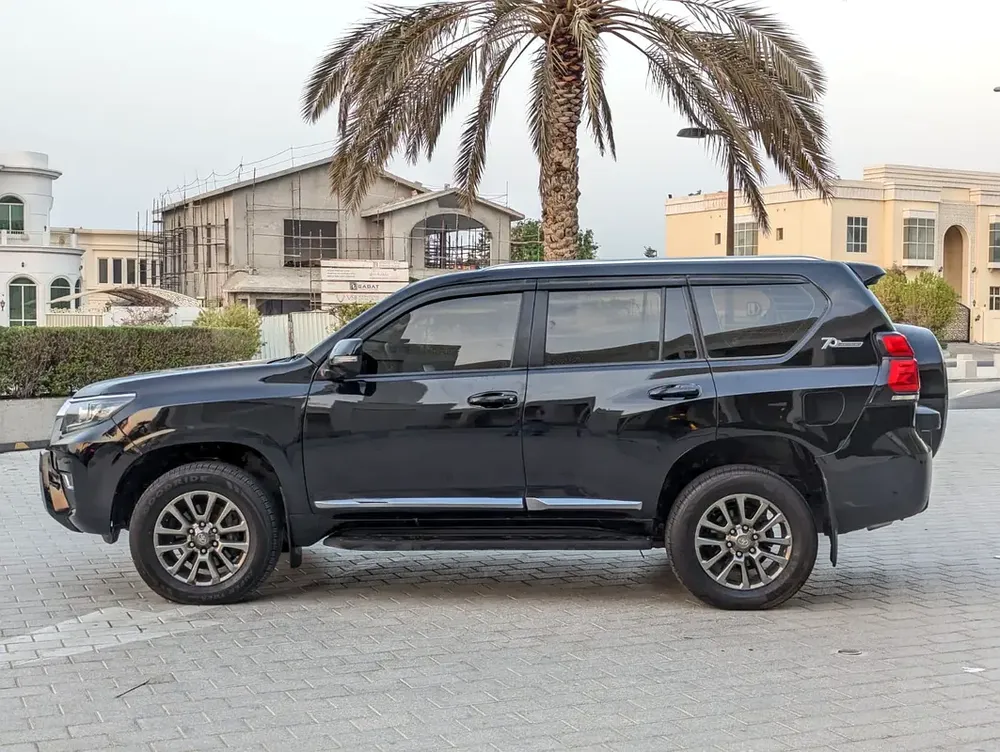 TOYOTA PRADO 2012 FACELIFTED 2023 GCC V6 IN EXCELLENT CONDITION - Image 14