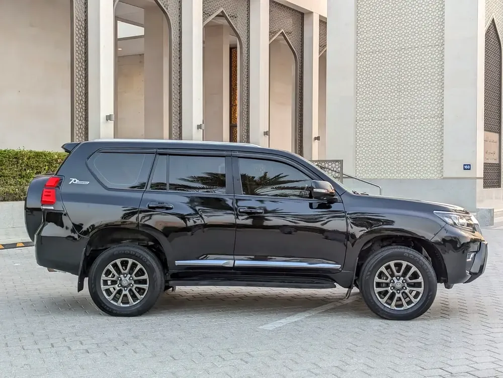 TOYOTA PRADO 2012 FACELIFTED 2023 GCC V6 IN EXCELLENT CONDITION - Image 15