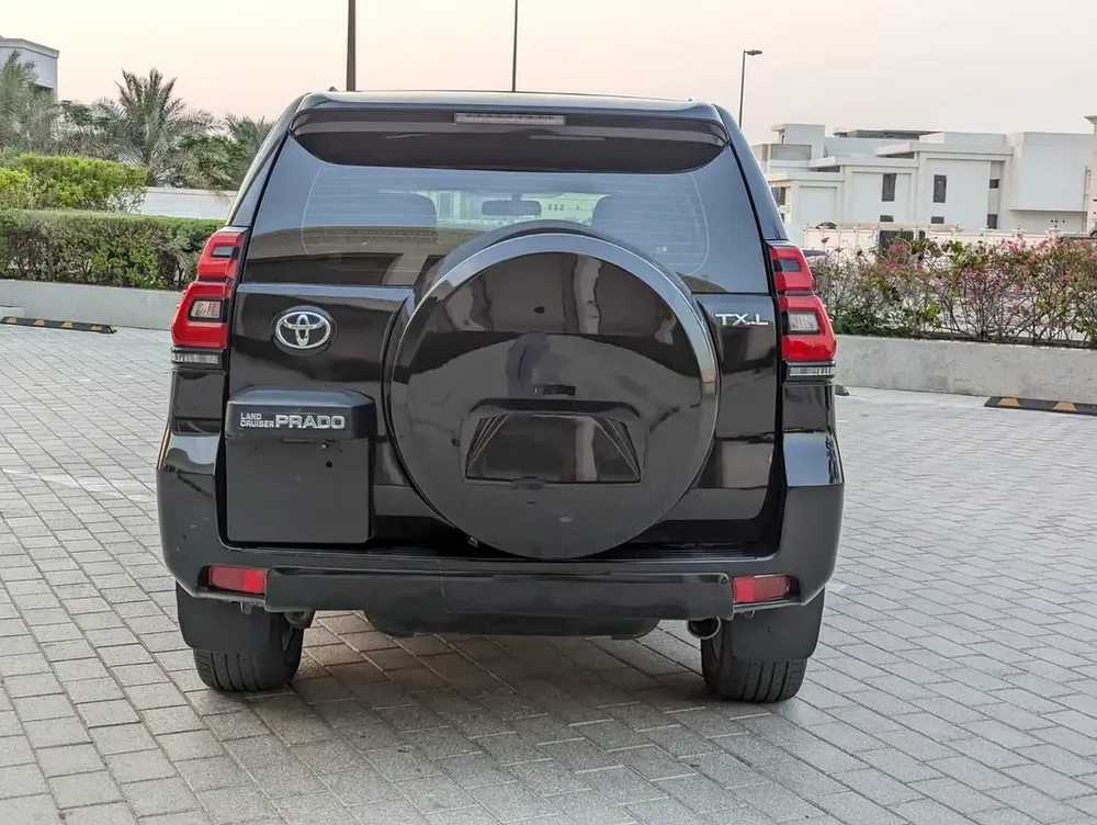 TOYOTA PRADO 2012 FACELIFTED 2023 GCC V6 IN EXCELLENT CONDITION - Image 16
