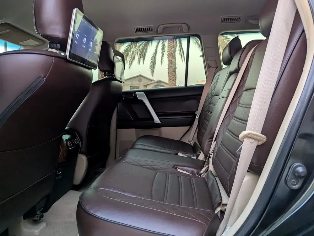 TOYOTA PRADO 2012 FACELIFTED 2023 GCC V6 IN EXCELLENT CONDITION - Image 8